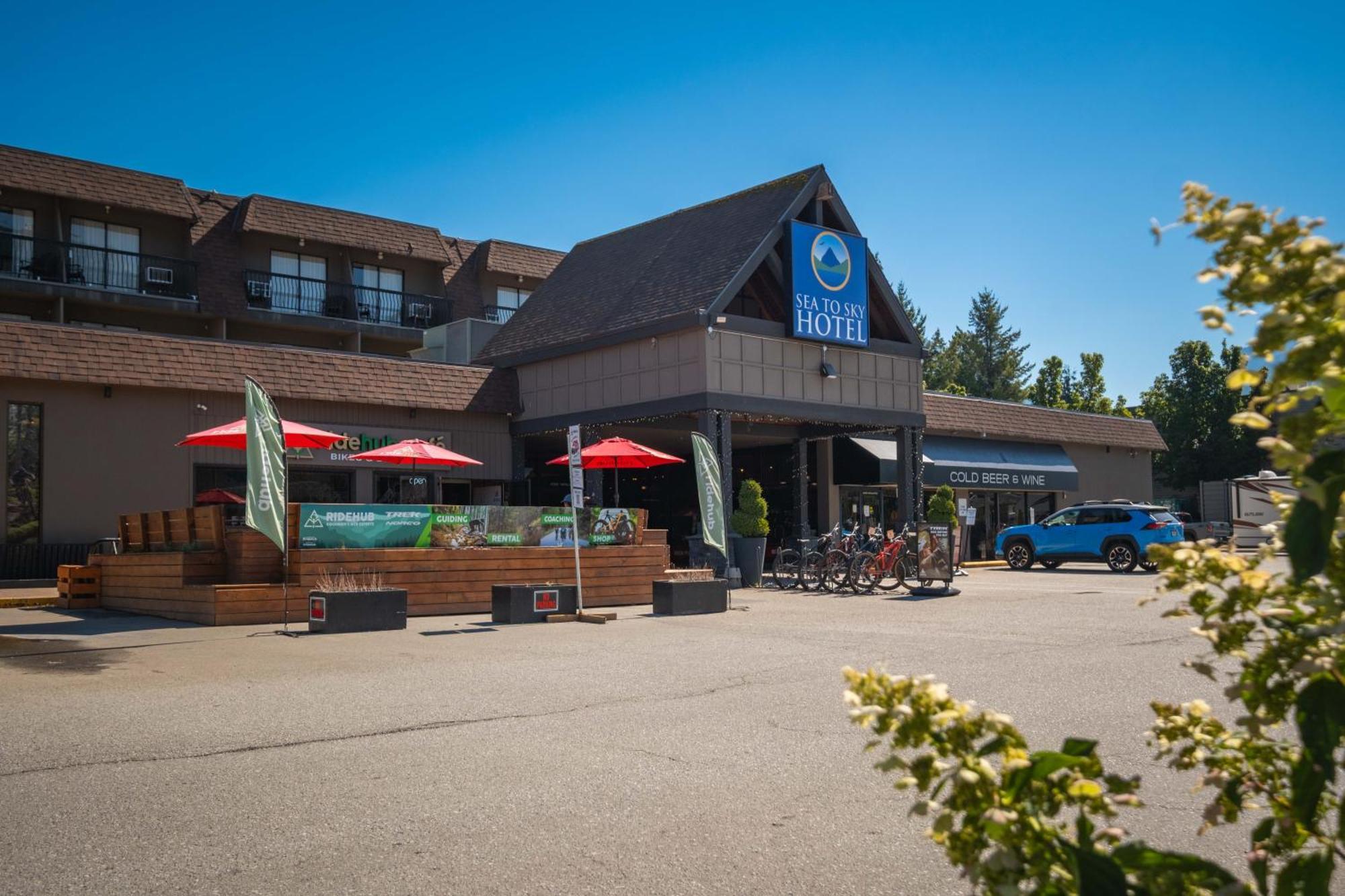 Sea To Sky Hotel And Conference Centre Squamish Bagian luar foto